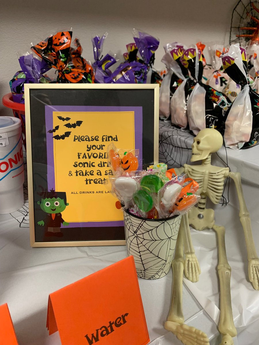 crownover_pta's tweet photo. 👻October Monthly Munchies 🎃         No TRICKS just TREATS! 

Crownover PTA treated our teachers and staff to their favorite Sonic drinks and salty treat today! https://t.co/bJM0uoiGgs