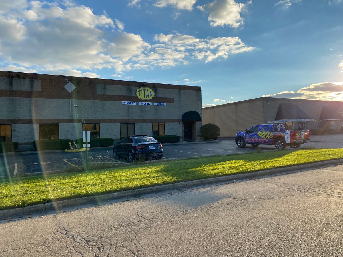 After hours Titan HQ is so much more calm. No deliveries in and out, almost no trucks in the parking lot. Late season is very busy around here trying to beat mother nature! Winter is almost here, and we want to knock out all of our projects! #Roofing #HomeImprovement