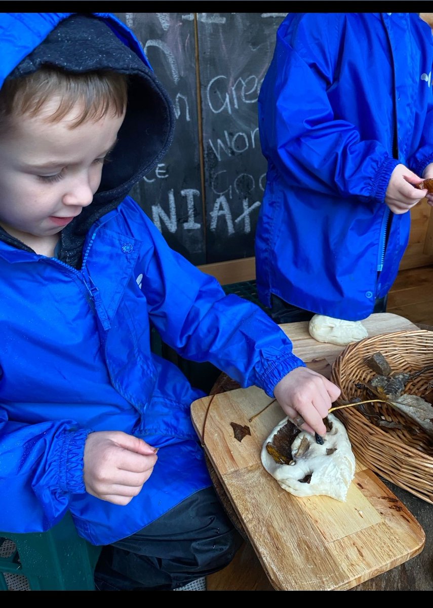 CarleithPSELCC's tweet photo. We enjoyed making nature sculptures with things we could find in the garden. We had to work as a team to collect items before making our creations! Lots of very creative ideas! #outdoorplay #beingme #outdorlearning https://t.co/ytNyoqr5hU