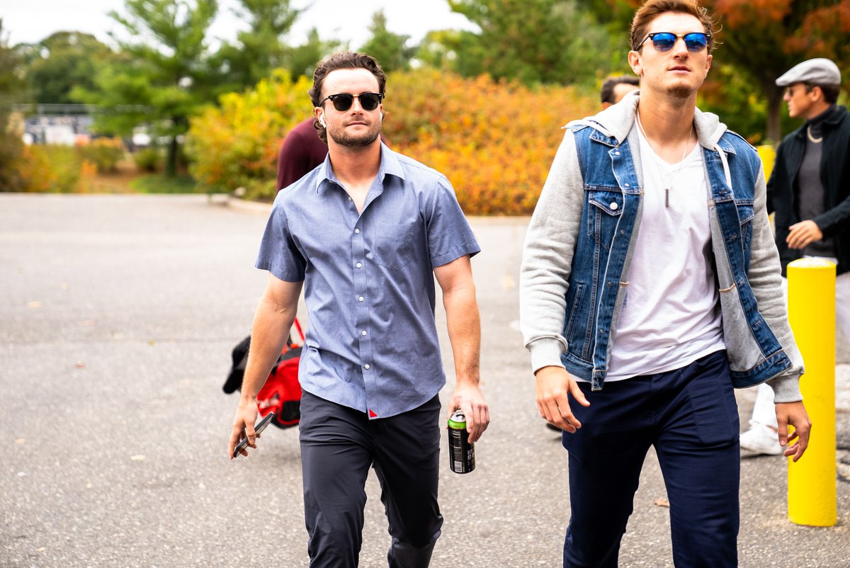 Showing up to fall ball in style! 😎

#NCAABaseball x 📸 <a href="/StonyBrookBASE/">Stony Brook Baseball</a>
