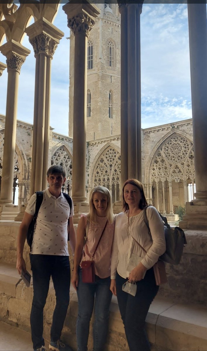 INSMontsuar's tweet photo. El professorat de Letònia ens ha tornat la visita! Primer dia! #montsuarjobshadowing #montsuarerasmus #erasmusplus https://t.co/dn0PsZB0mZ