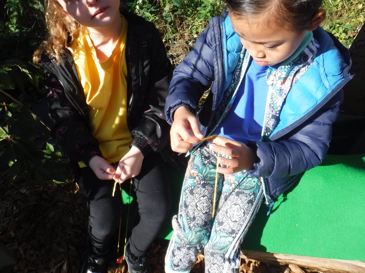 wildurbans's tweet photo. Conkers are just the best!  Key Stage One have been drilling theirs to make necklaces during #outdoorlearning lessons. https://t.co/0MwIHad0SD