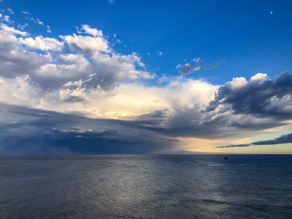 Severe Thunderstorms are currently moving across the Eyre / Yorke Pen. Adelaide areas likely to see severe storms throughout the morning.