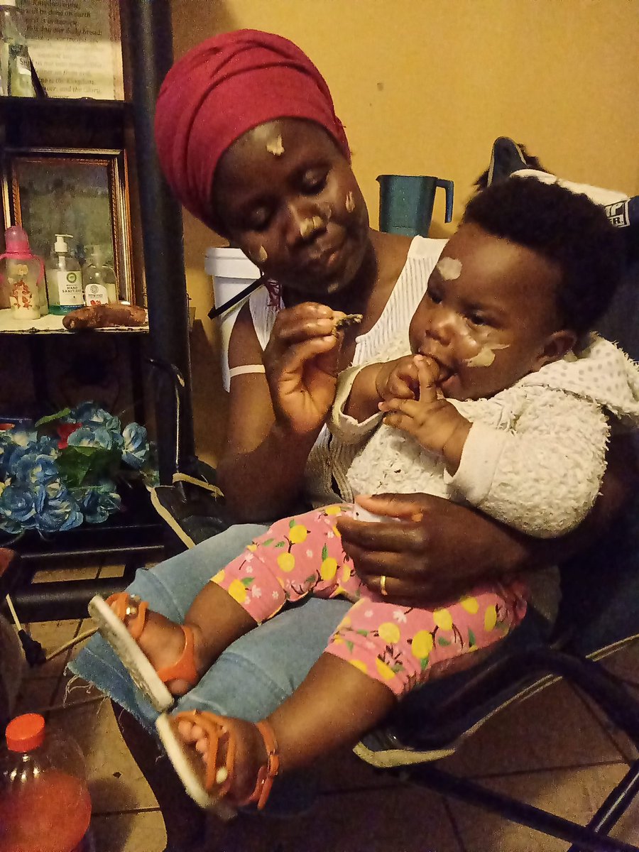 shadreckKalomb2's tweet photo. Happy 1st birthday to this little girl, who changed my life forever! We love you so much, d'Oro #DorothyFaithKalombola 🎊🎂🎂 https://t.co/KAmhzjBq05