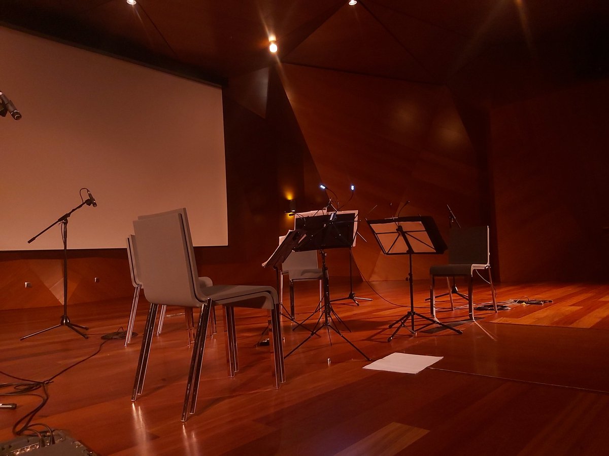 centrocentro's tweet photo. #ViajedeInvierno continúa el 24/11 con el concierto "En blanco y negro", una cita en la que el Ensemble Sonido Extremo, bajo la dirección de Jordi Francés (@jordifrances), interpretará las obras creadas por los estudiantes de composición del @RCSMM_oficial. https://t.co/i6S4svOCG1