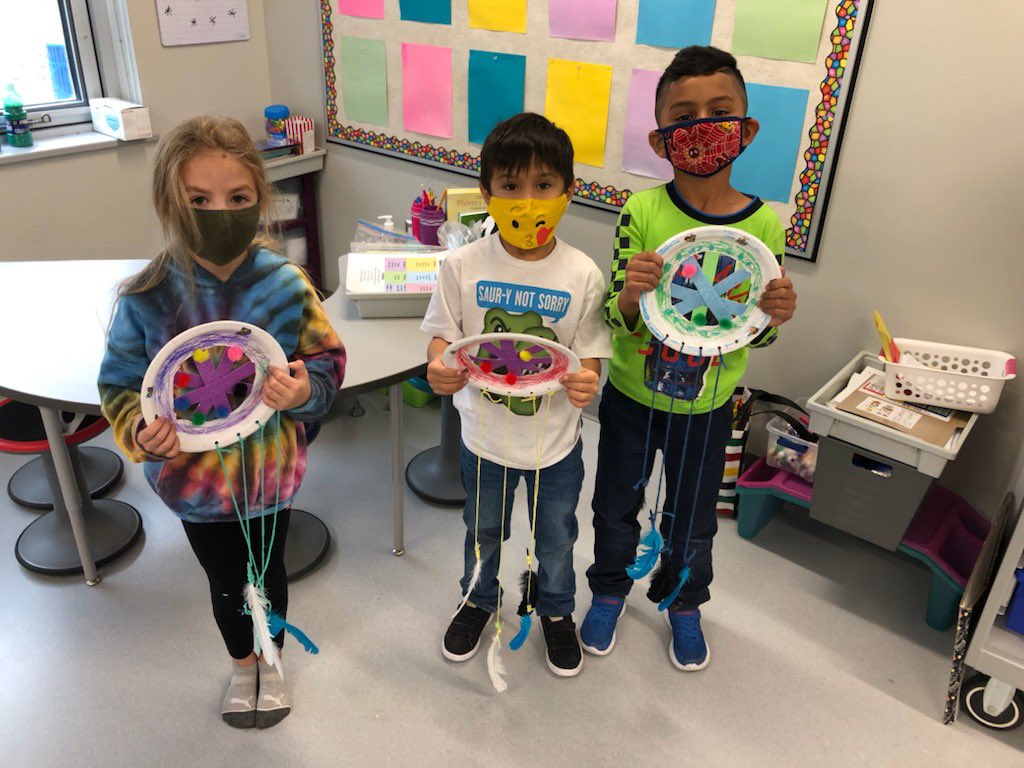 Incorporating Indigenous Culture with Art and showing students the importance of embracing culture. These leaders loved making a Dream Catcher of their own.#handsonlearning #crosscurricular <a href="/dewitt_jillian/">Jillian Dewitt</a> <a href="/Connaughtcomets/">Ecole Connaught</a>
