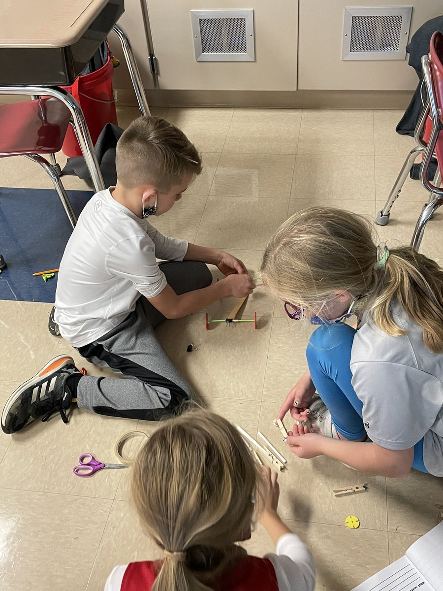 MarionWalkerEle's tweet photo. Third grade engineers. https://t.co/XhucXudrdc