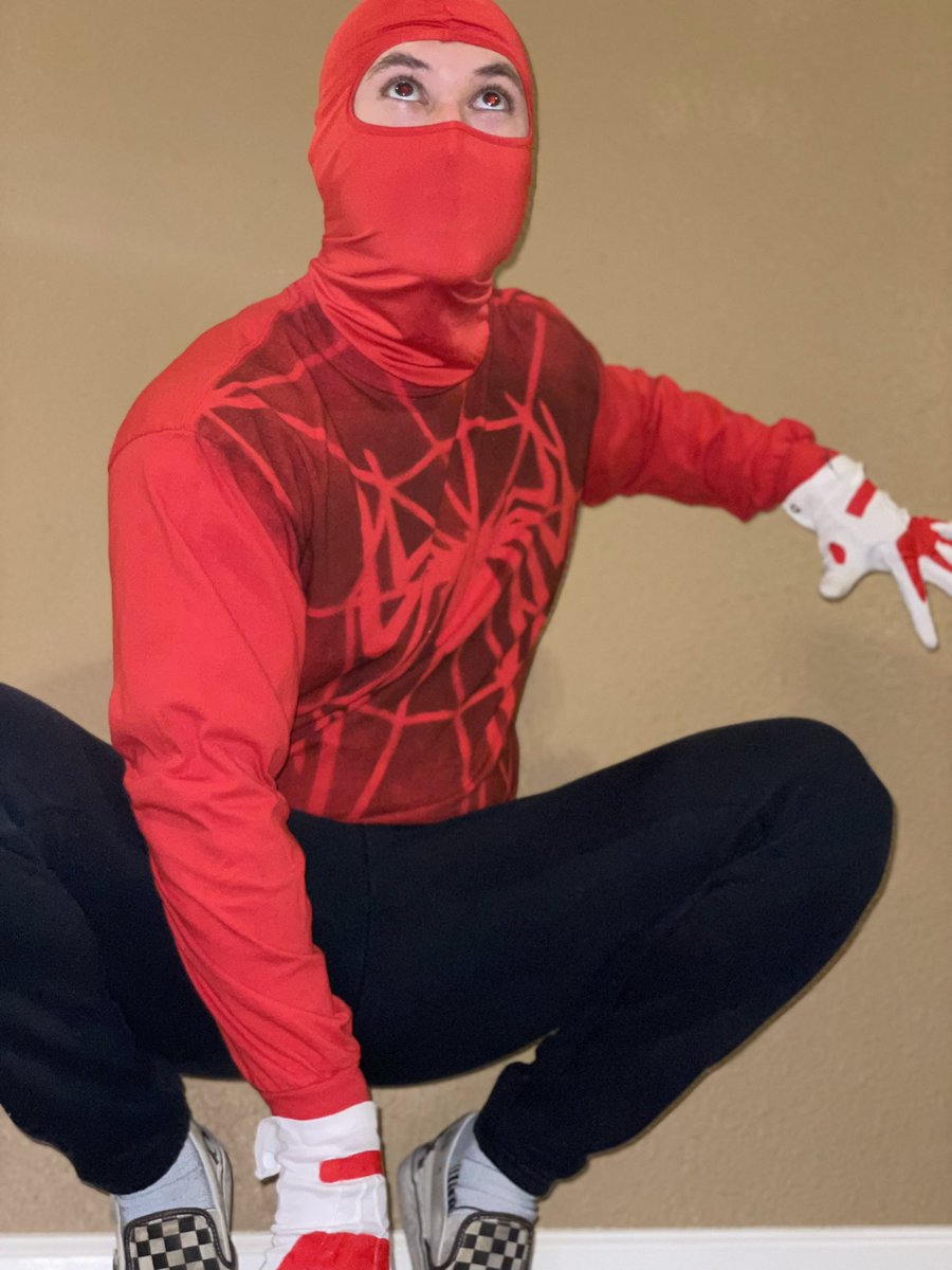 leo_moreno15's tweet photo. Costume number 1 😂🎃 https://t.co/0YcNneNY8C