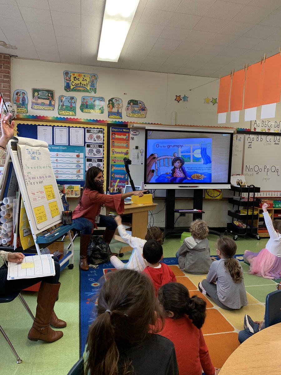 qrbryant's tweet photo. Mrs. Glicksman teaching us about feelings @QRSCorrigan #qrspride https://t.co/xdRZfMY3yh