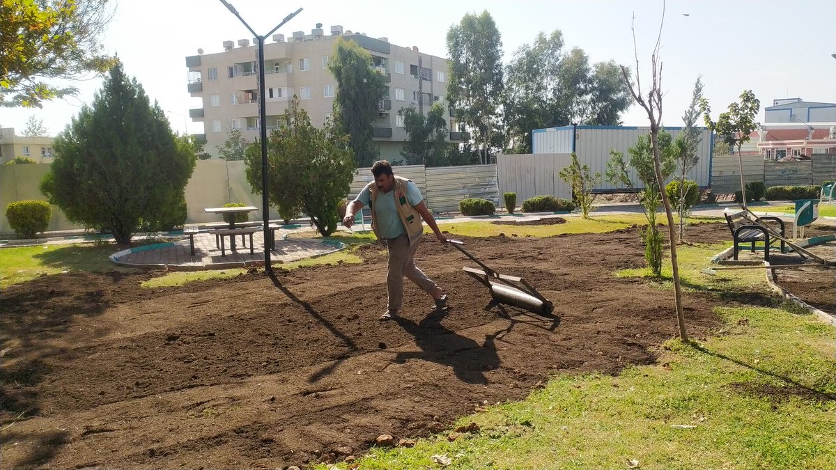 FidanogluFaruk's tweet photo. Haliyle belediyesi çevre koruma müdürlüğü siz degerli halkimizin daha güzel bir ortamda vakit geçirmeniz için tüm parklarda çalişmaya aralaksiz devam ediyoruz. @eminaslan1980 @SalihYl63888200 @ibrahim_sgr123 @Cevdetgerger4 @RamazanYedikar3 @mustafaklc1991 https://t.co/FyfNrVMBk6
