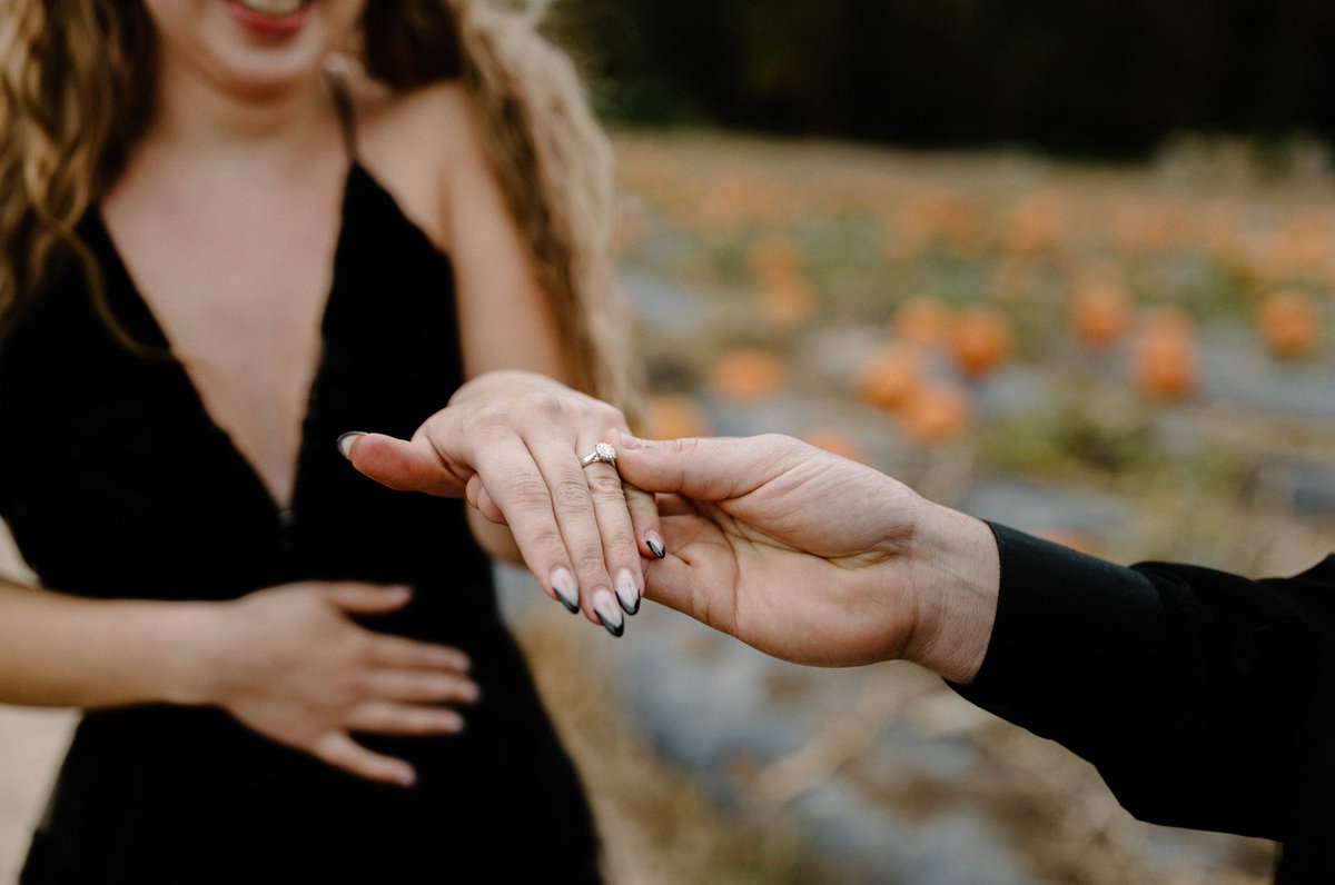 thatkiderica's tweet photo. I’m a whole fiancée now 🥰 https://t.co/B4fXot50vr