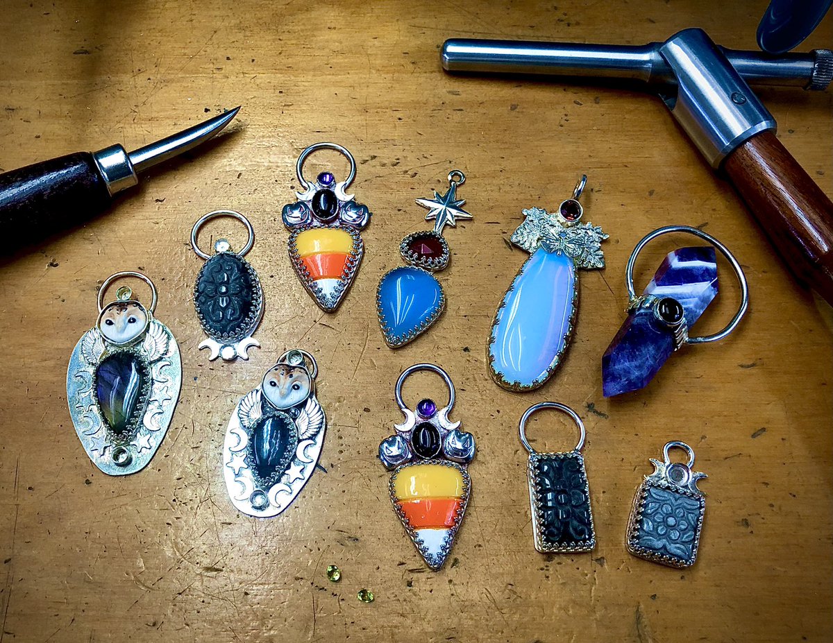 Rayvenwoodmanor's tweet photo. Finishing the stone setting on some shiny, happy pieces today at the studio. DM if interested! They will be listed soon. #rayvenwoodmanor #sterlingsilver #artisanjewelry #owl #owljewelry #halloweenjewelry #handmadejewelry #sterlingsilverjewelry #riojeweler #halsteadmakers https://t.co/cVgHS159E9