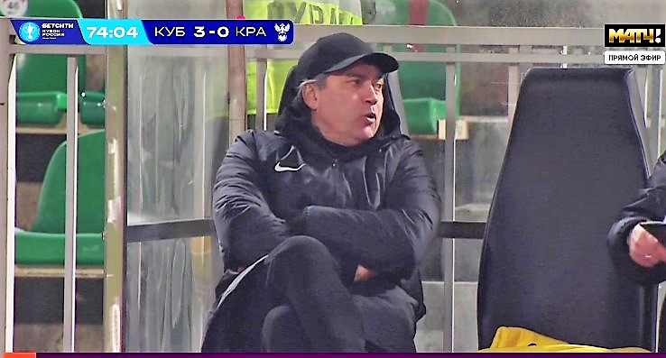 Viacheslav8855's tweet photo. "Кубань" потопила "быков"! Вот те на. Крушение монстров. Эти ребята, похоже, решили отбить настроение у Галицкого заниматься футболом. Проиграть аутсайдеру (причём по делу) могли даже больше, чем 3:0 https://t.co/IUUNxyPEix