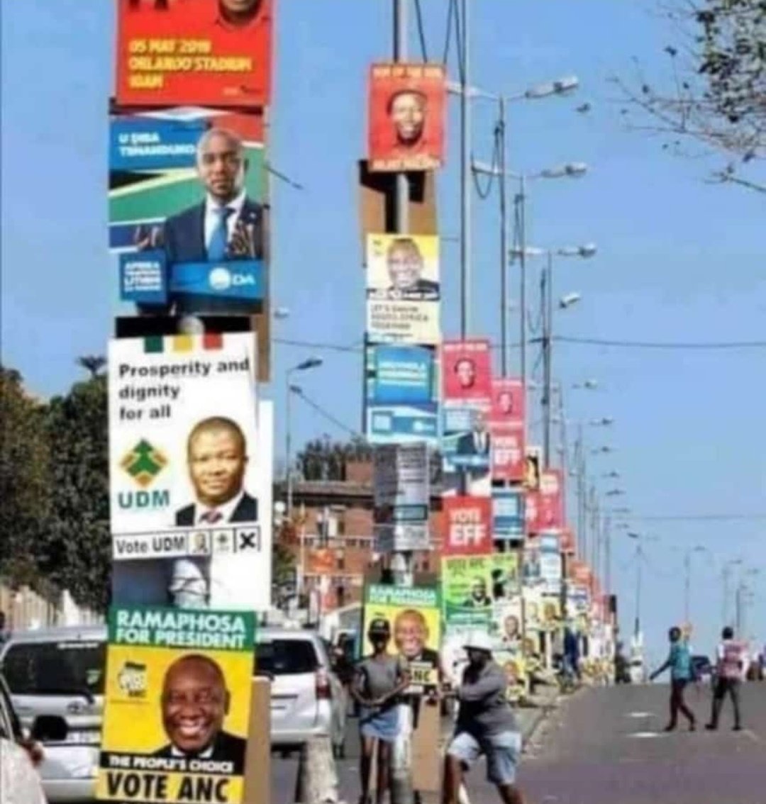 Aqueel_Hassim's tweet photo. No wonder we are experiencing so much power failure these days
The light poles are filled with empty promises🤦🏻‍♂️
#IEC #voting https://t.co/oyN3XIeVga