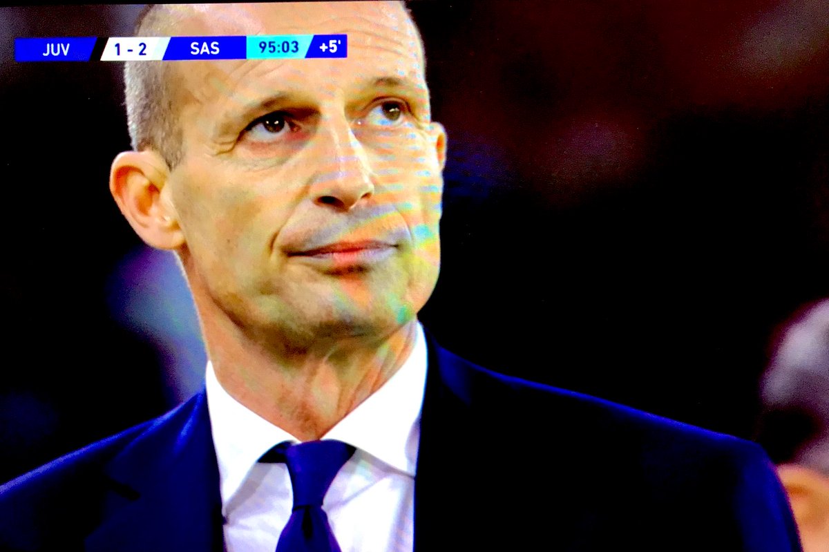 MaxMinervini's tweet photo. Aspettava la chiamata del VAR
#Allegri #JuveSassuolo 1-2 https://t.co/t4iEWnuxYK