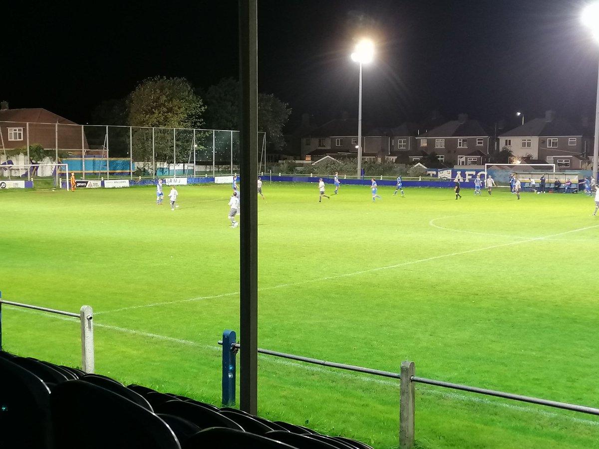 RobertCockings's tweet photo. Midweek football action with @trefelinbgc @TrefelinRes being entertained by @PortTalbotTown reserves #nightfever #rezzies https://t.co/6yaa2HCitF