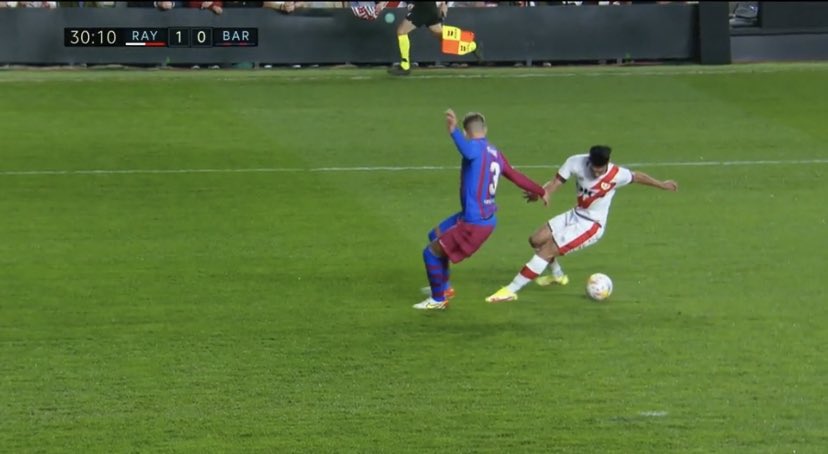ElGolGarracol's tweet photo. El baile que Falcao le metió a Piqué ni Shakira se lo ha dado. https://t.co/BXJUWIkoQm