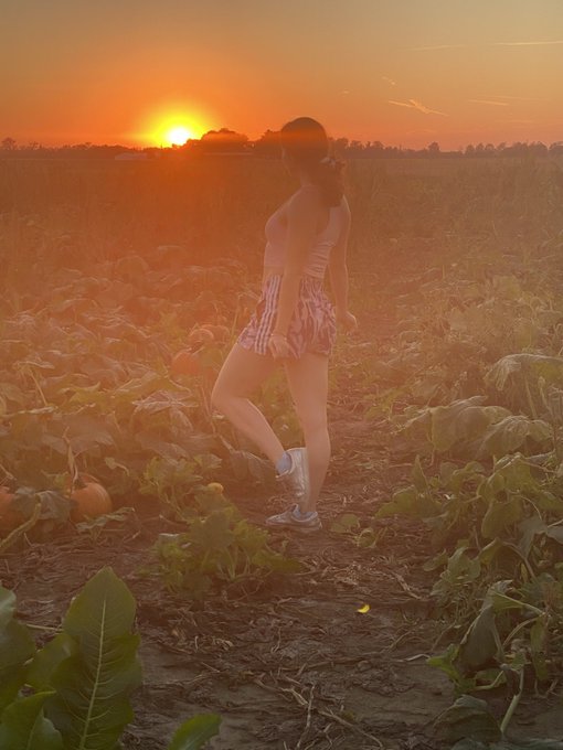 🍂Me & some farmers pumpkins 🎃 

Exclusive Full Nood set @ ♥️https://t.co/TLvFgD6lM4♥️
& New costume vid