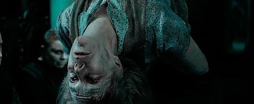 El_Traslador's tweet photo. Poco se habla de cómo Snape finge importarle poco ver a una compañera y amiga en Hogwarts morir ante sus ojos. https://t.co/Uk0veDOvmJ