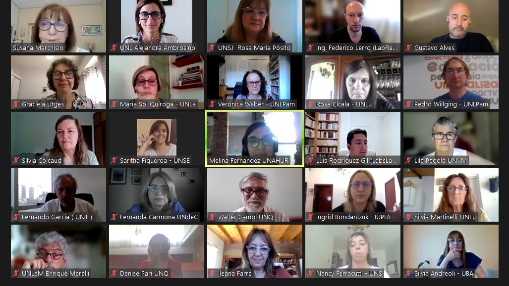 ruedacin's tweet photo. #ahora en @ruedacin cerrando panel y abriendo los intercambios en redes sobre visiones pedagógicas entrelazadas con desarrollos tecnológicos con sentido educativo
La Rueda haciendo ruido, generando resonancias, yendo y viniendo por varios mundos #mixturas #hibridaciones https://t.co/iFlJm0QNwu