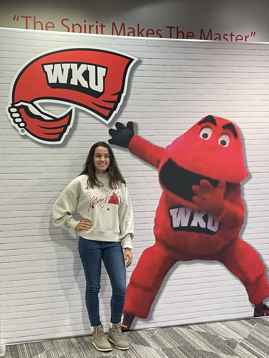 Welcoming all new Hilltoppers! ❤️❤️#wku #headforthehill #gobigred