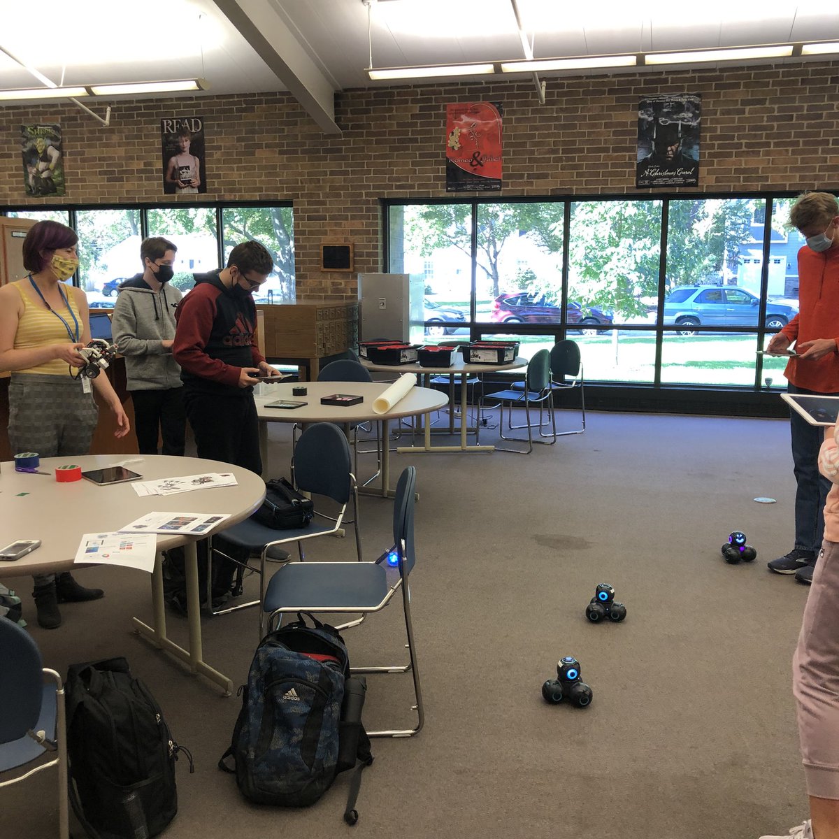 GHSLibrary304's tweet image. Thanks to @WordyKylie for coming in from the @Geneva_Library during lunch with her awesome robots!