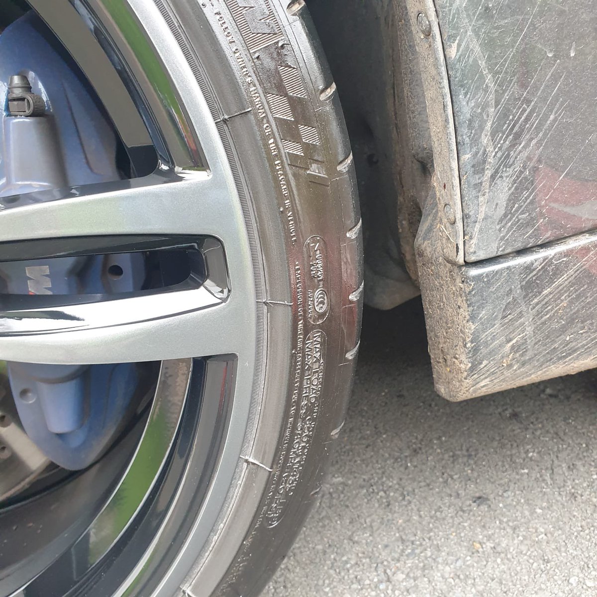 Revive_Man's tweet photo. Great 👍 restoration of #alloys on #bmw by Dan @Revive_UK @Revive_Man @reviveautomcr book your car 🚗 https://t.co/2sLMWz3xRL @socheshire @InCheshireMag @Knutsforddirect @KnutsfordX #knutsford #cheshire #wilmslow @RealCheshireSet direct to your home 🏡 or #car showroom x https://t.co/i81peVG4Kc