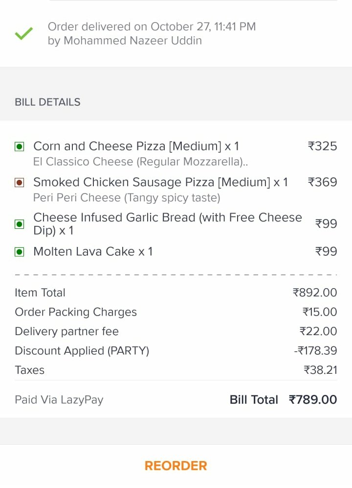 tomvipin's tweet photo. @swiggy_in Ordered 2 pizzas from @Oven_Story Hyderabad, 1 Chicken Sausage pizza and 1 Cheese and Corn pizza. Received 2 Cheese and Corn pizzas and a demeaning reply from customer care on reaching out to them https://t.co/yzNvHVAkDI