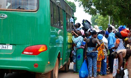 bchaibou's tweet photo. Il n'existe aucune société de transport urbain à #Niamey au #Niger. Aucun bus. La population en souffre. Un vrai créneau à exploiter. Mais il suffit qu'une société voie le jour et tout d'un coup beaucoup d'autres seront créées comme celles de transfert d'argent. #EffetDeMode https://t.co/Y8Xun41qwv