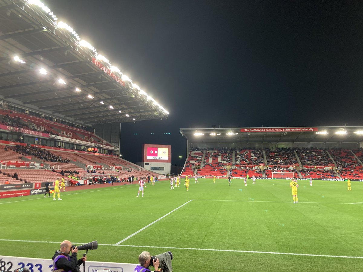 Debbee75's tweet photo. Not reason why I can post anything is because this ground is so empty 😆 #BRESTK *Signal still not great #SkyMobile https://t.co/6JwdhzmjnW