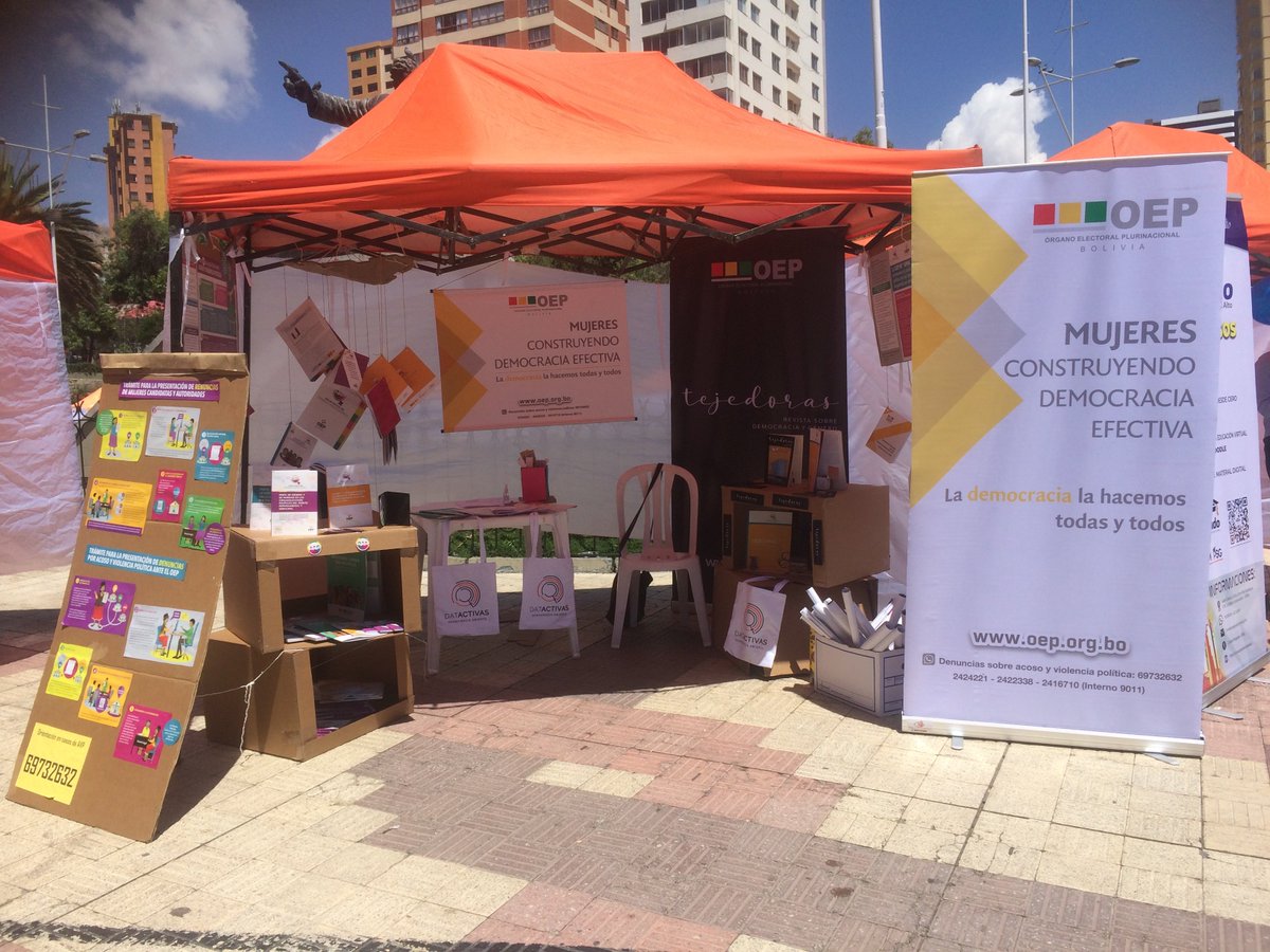 OPDBolivia's tweet photo. En la #FeriadelasDemocracias del #OEP con información sobre acoso y violencia política y derechos políticos de las #mujeres. https://t.co/bGaw5li0VF