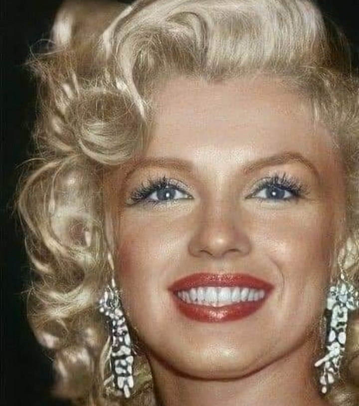 MarilynSpirit's tweet photo. If you can make someone feel great about themselves, do it. The world needs more of that beautifulness. https://t.co/a26LNOfGVl