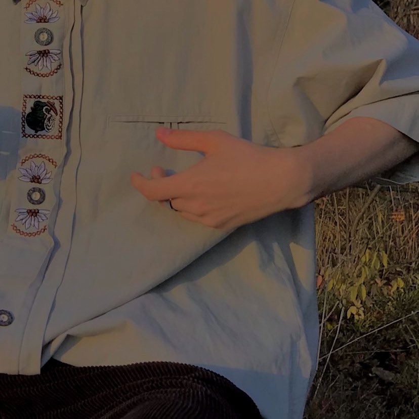 ㅤ      

                   — sun kiss.