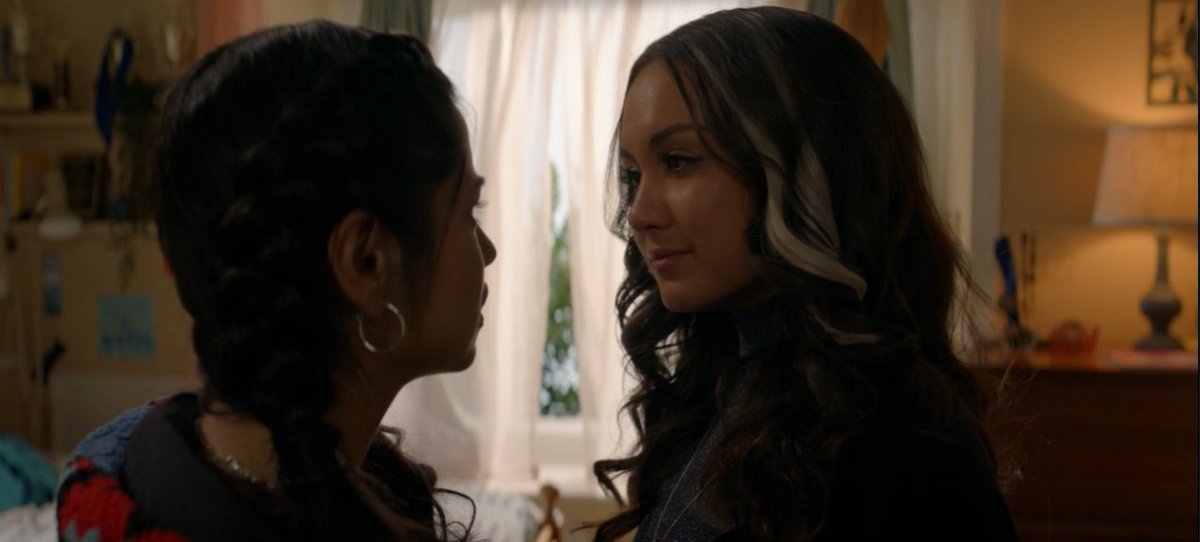 DannyWxo's tweet photo. Cindy, Courtney and Yolanda said gay people are real. #DCStargirl #Stargirl #Starcat #Starshiv https://t.co/OdxeoJcCa3