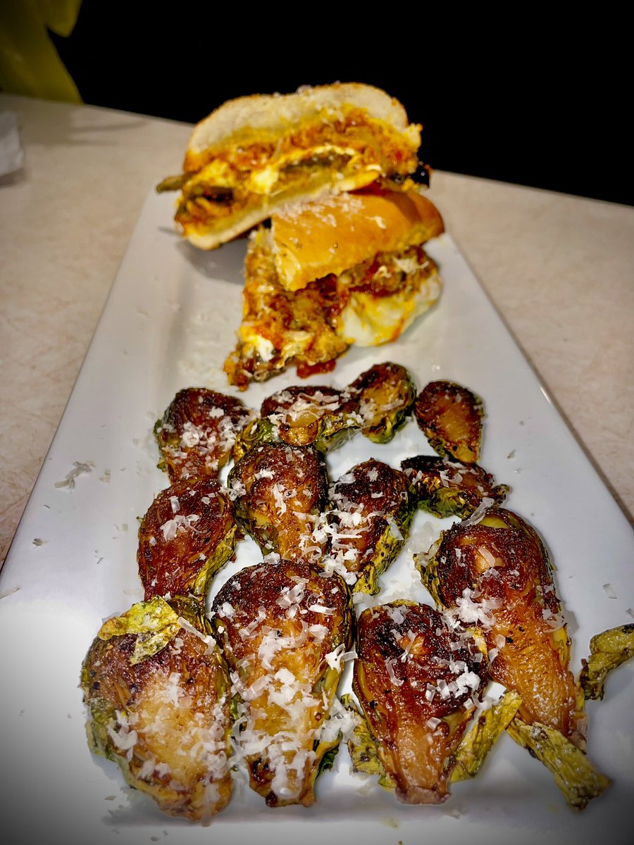 fryinmekrazy's tweet photo. Eggplant&Mushroom Parm
#fryinmekrazy
#letsgetkrazy https://t.co/bUCqN90qPR