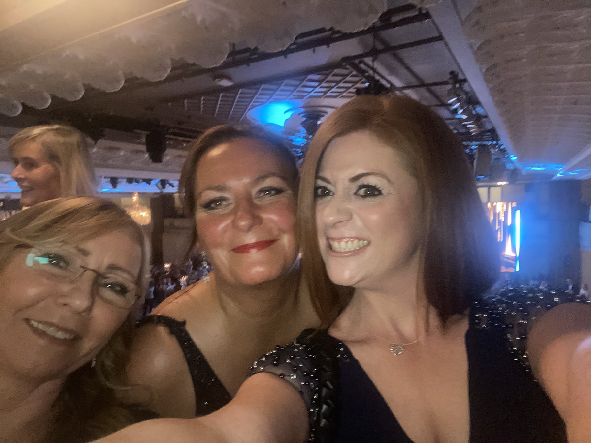An award winning team right here…. Celebrating success…. <a href="/KingsCollegeNHS/">King's College NHS</a> #NTAwards