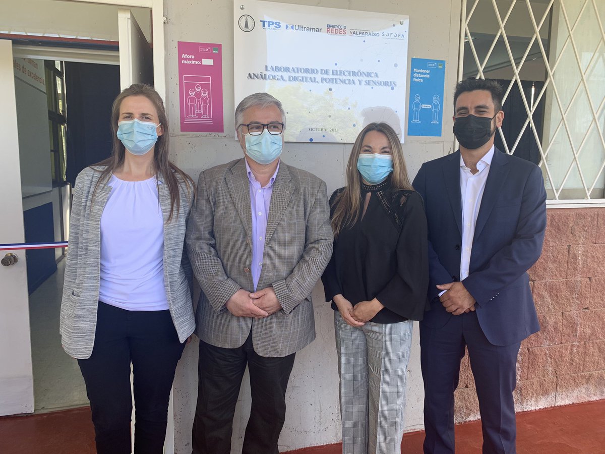 sofofaliceos's tweet photo. #PROYECTOREDES 🛑 Porque nuestra labor es continuar fortaleciendo la Educación #TP nos trasladamos hasta el Liceo Alfredo Nazar Feres de Playa Ancha, para la inauguración del Laboratorio de Sensores y Potencia, luego de una donación de #Ultramar Felicitaciones 👏🏻👏🏻👏🏻 https://t.co/m2gNo363u6