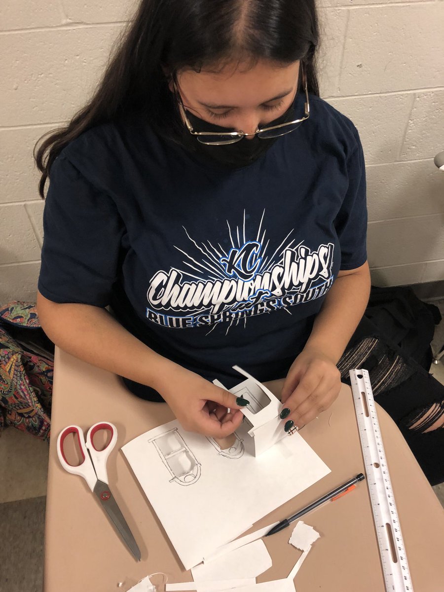 PCR3FCCLA's tweet photo. The Interior Design class is hands-on with housing styles. Each student is to create a 3D model of a housing style. #pchsfcs #fcsedu @PCHSHalls @PCHSprincipals @PlatteCountyR3 https://t.co/pb2wbTeUN5