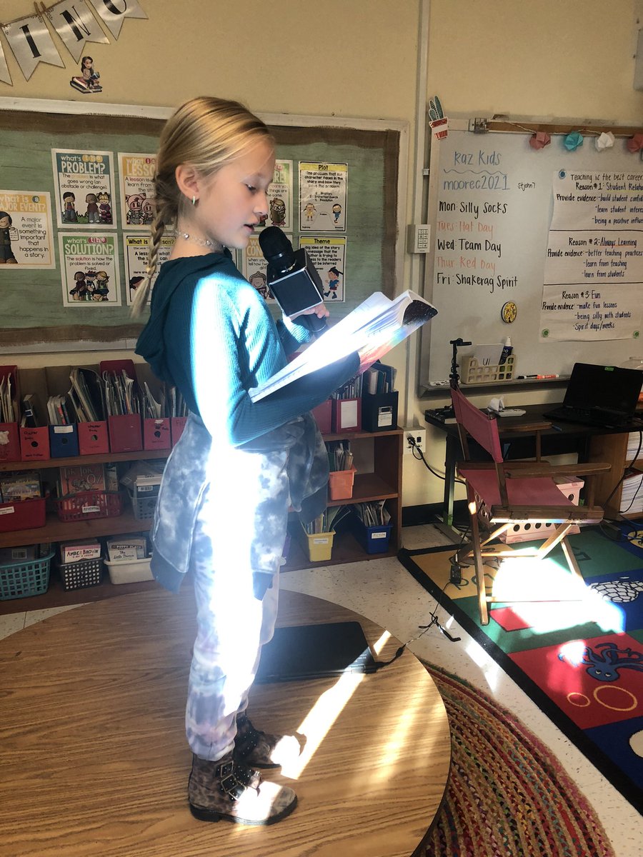 Look at these authors taking the stage to share their opinion writing introductions! They followed the “writing recipe” and got a chef’s kiss from the class! 👩🏻‍🍳💋