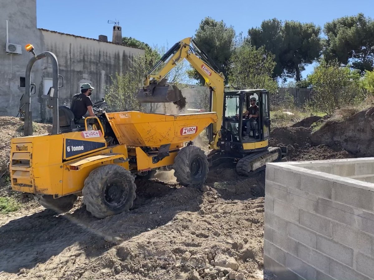 NaturePrestige's tweet photo. Ouverture d’un nouveau chantier sur #Gignac. Un superbe aménagement des espaces extérieurs d’une villa neuve. Au programme : #terrasse, #piscine, #plantation.
On débute avec les travaux de terrassement. Bravo à notre équipe et la suite dans les prochaines semaines. https://t.co/tFNK6Kv6hq