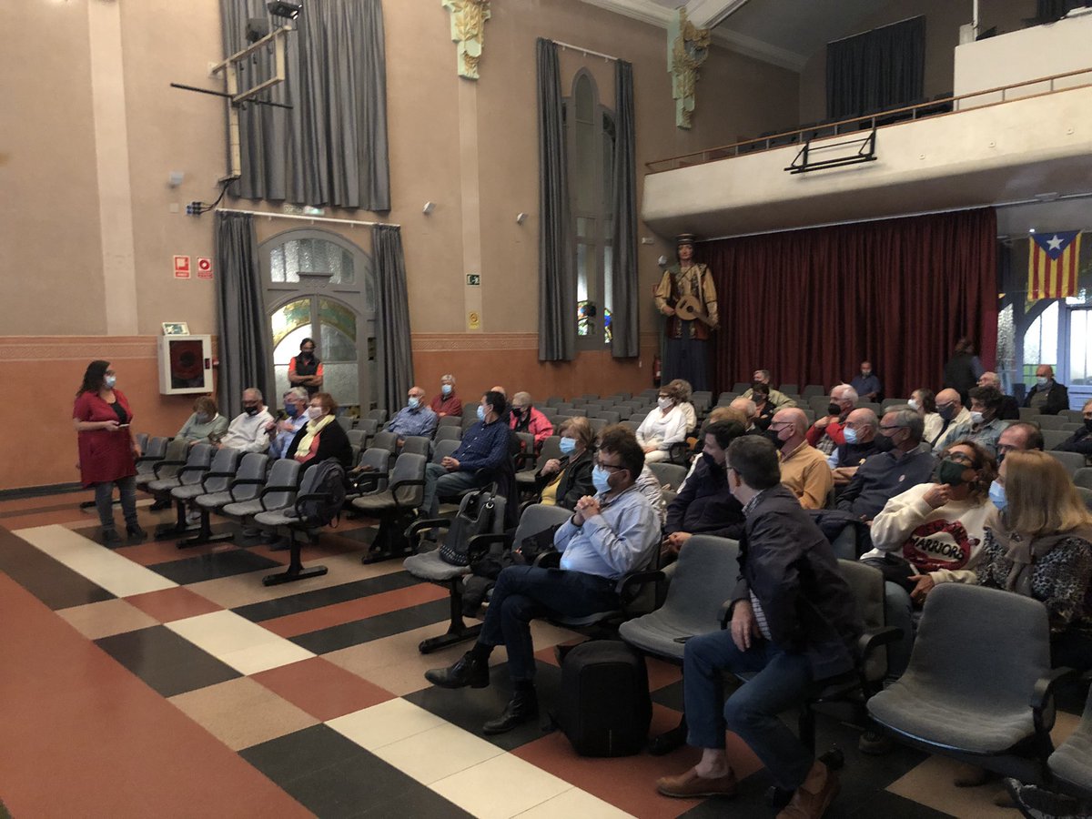 Avui ens hem presentat al poble de #Tiana.
Gràcies a tothom per la bona acollida i per participar en el debat de candidats! 
#preparemnos <a href="/ConsellxRep/">COMPTE ANTIC Consell de la República Catalana</a>