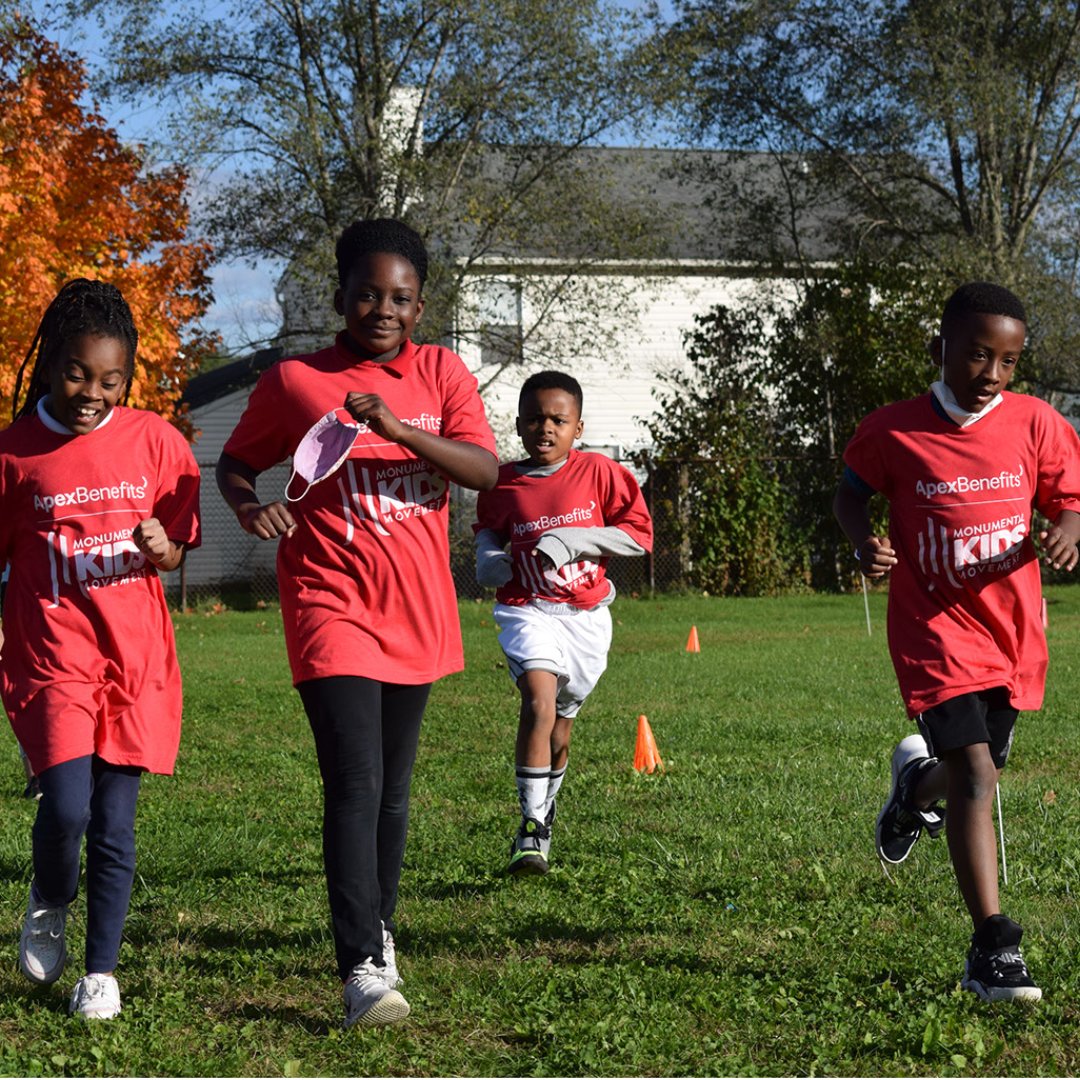 indymonumental's tweet photo. The Beyond Monumental team, @newshoeday and @ApexBenefits came out to support @PikeSchools Fishback Creek Public Academy as student in the Apex Benefits Monumental Kids Movement graduated the program for the school year! Give a big round of applause to these students! https://t.co/SCQpeSvblj