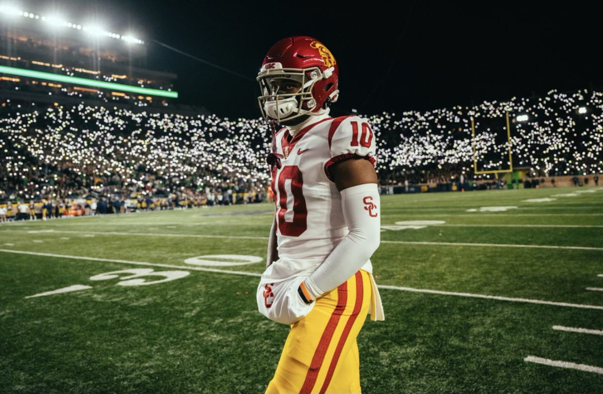 Coach__Chance's tweet photo. Such a good time for me right now and couldnβt be more proud of my sons. I love football season. Keep working!!
#GoDucks π₯ππ #95 #KWH95
#FightOn βπ½π΄π‘ #10 #KWH10 https://t.co/RmM5XSK7C0