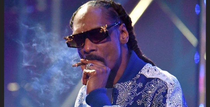 lorreta2021's tweet photo. Snoop Dogg to release 'Algorithm' album featuring Jadakiss, Mary J Blige, Busta Rhymes and more. 

#GhanaAfricaNews https://t.co/ZE9p0jSP2f