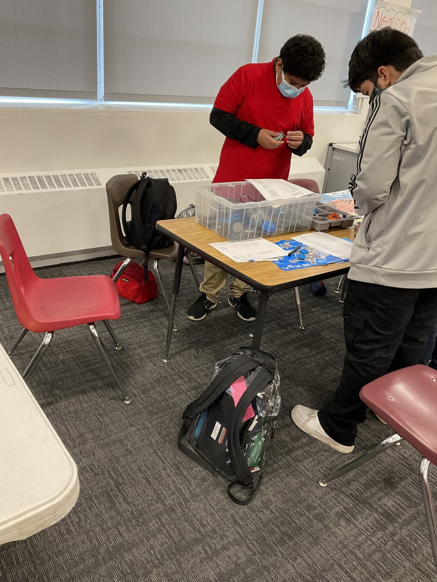 MsLibLady1876's tweet photo. It’s robotics in the library. My new normal. Big thanks to Mrs. Robert’s for helping me with this adventure #FalconLibrary #STEM #robots @DISD_Libraries @BFMSFalcons @dallasschools @DASLORG @MarshallforDISD @disdstemscience @DISDREO https://t.co/gkkz6U1l2d