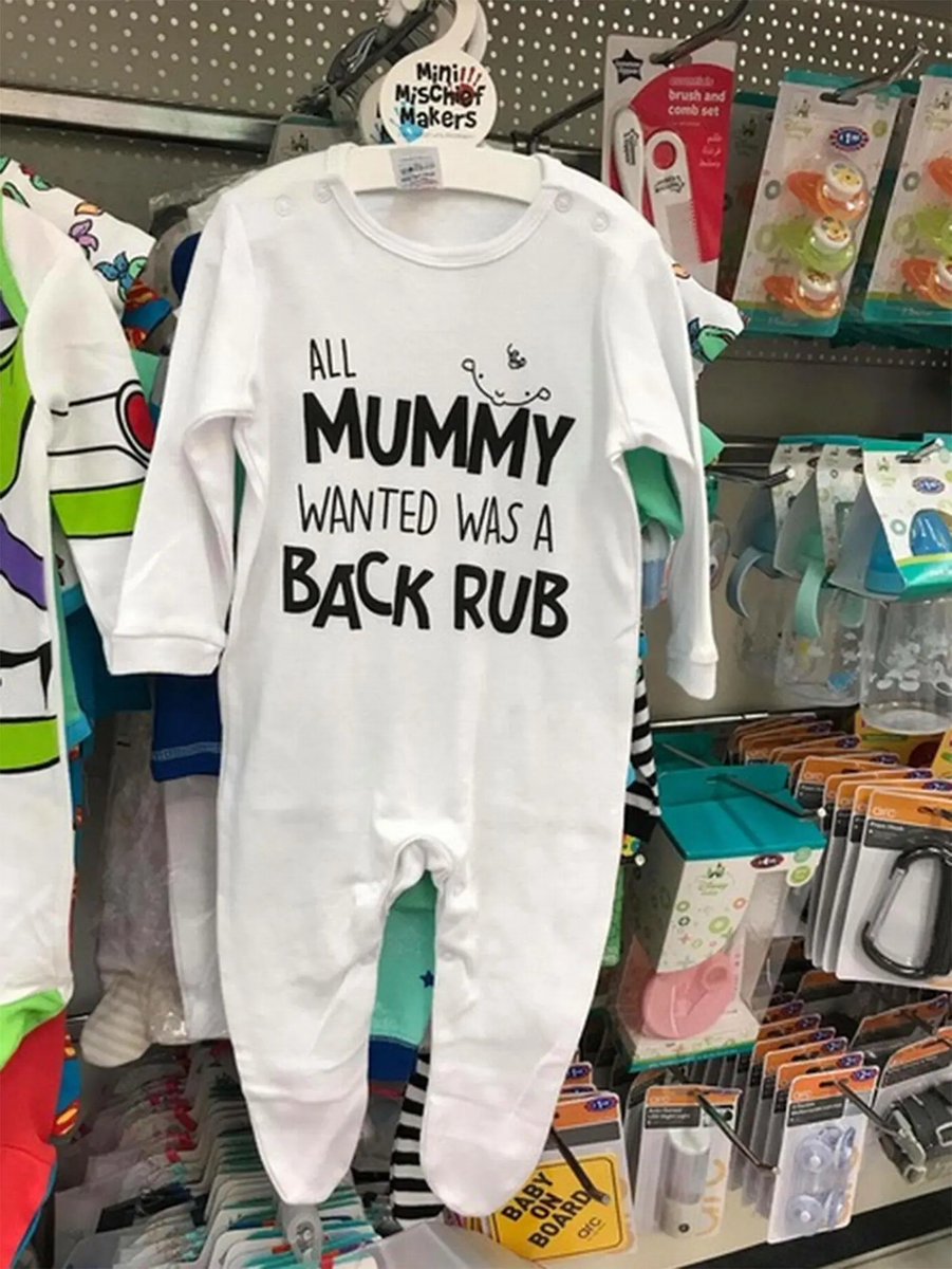 RohanTheMajesty's tweet photo. The cis: "I can't ask pronouns, what if I offend someone inadvertently?! I can't be expected to guess! Besides this is confusing the children and inappropriate!"
Also the cis: https://t.co/ZYi6yLCLGT