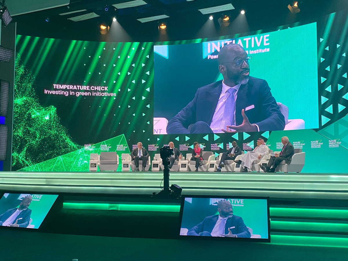 We must recognise the value that nature brings to truly benefit from the efforts made by countries like Gabon 🇬🇦 to safeguard its green capital 🌳 
and alleviate #climatechange risks. 

Thanks <a href="/NikGowing/">Nik Gowing</a>, <a href="/kjaerglobal/">Anne Lise Kjaer</a>, <a href="/JuliaHoggett/">Julia Anne Hoggett</a> and other panelists for our discussion @Fiiksa