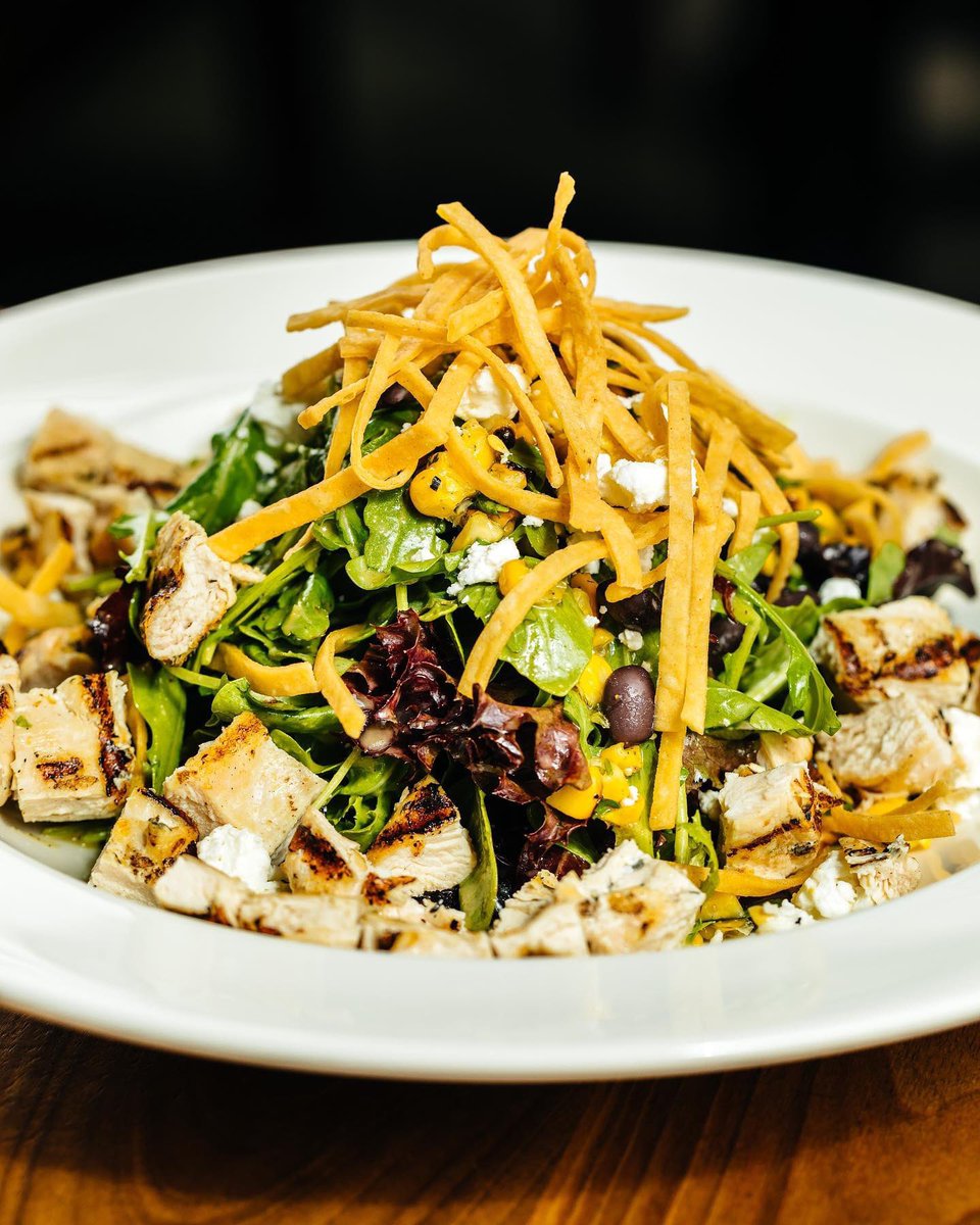 OriginalNFV's tweet photo. RT #NormanRoseTavern #Napa 
 
Our Chopped Chicken Salad is a meal in a bowl!

#choppedsalad #protein #eatyourveggies #bowlsofgoodness 

📷 @emmakmorris 
@normanrosenapa https://t.co/9iYGUW0dQ1