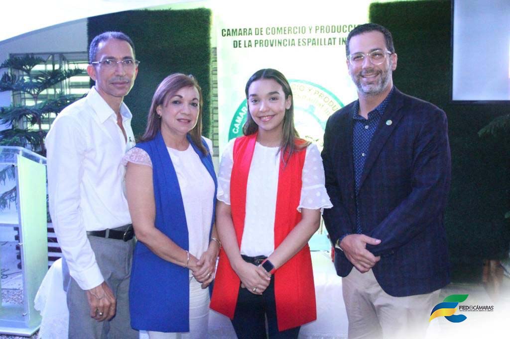 Recientemente tuvimos la Asamblea General Ordinaria de la Cámara de Comercio y Producción de Espaillat (Moca), en la que nuestro presidente Manuel Luna, estuvo junto a Heriberto Álvarez, presidente de la Cámara de Comercio de Espaillat; juramentando la nueva Junta Directiva.