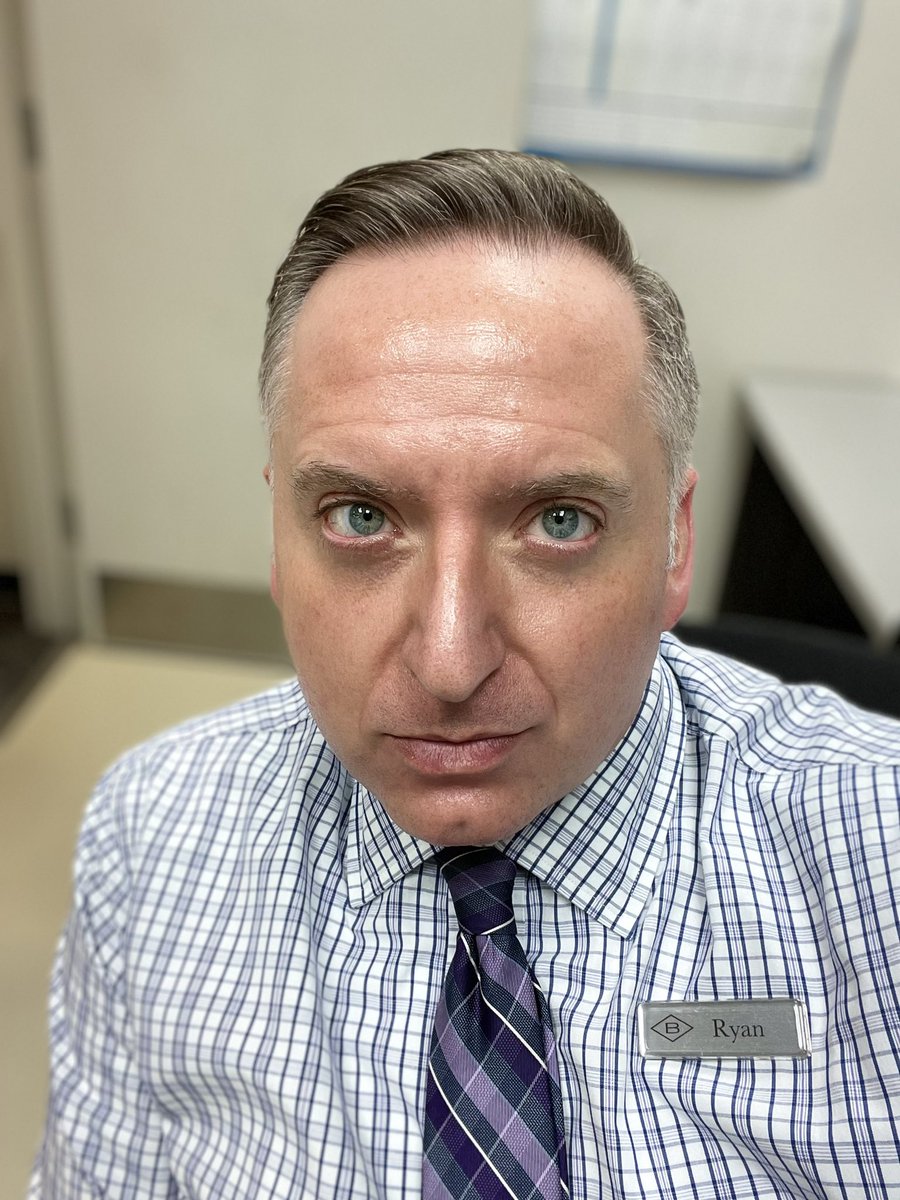 RyanEberhart3's tweet photo. The face you make when someone asks you how your #humpday is going….
#reallyqueen #sendgin #gay https://t.co/eqFsKil59d